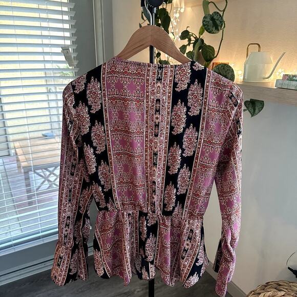 BCBGMAXAZRIA Long Sleeve Surplice Woven Top Size Small - Picture 3 of 8